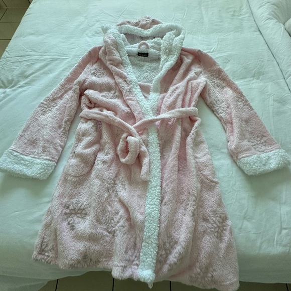 Cozy Pink Hooded Robe - Picture 1 of 5